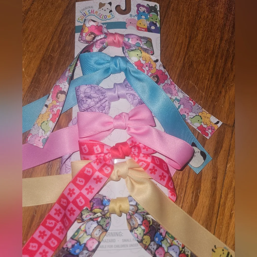NWT Squishmallows Colorful Ribbon Set Of 6 Bow Clips